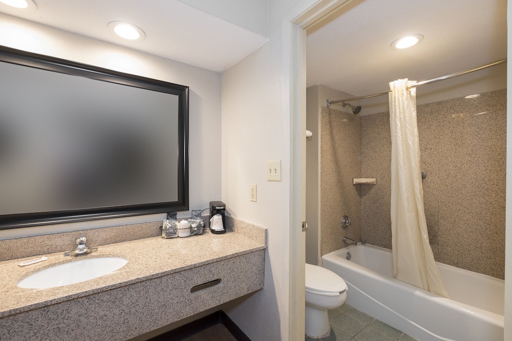 Red Roof Inn Mobile North Saraland - photo 19