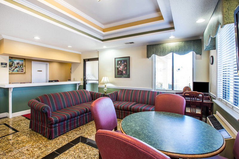 Relax Inn Milledgeville - photo 16