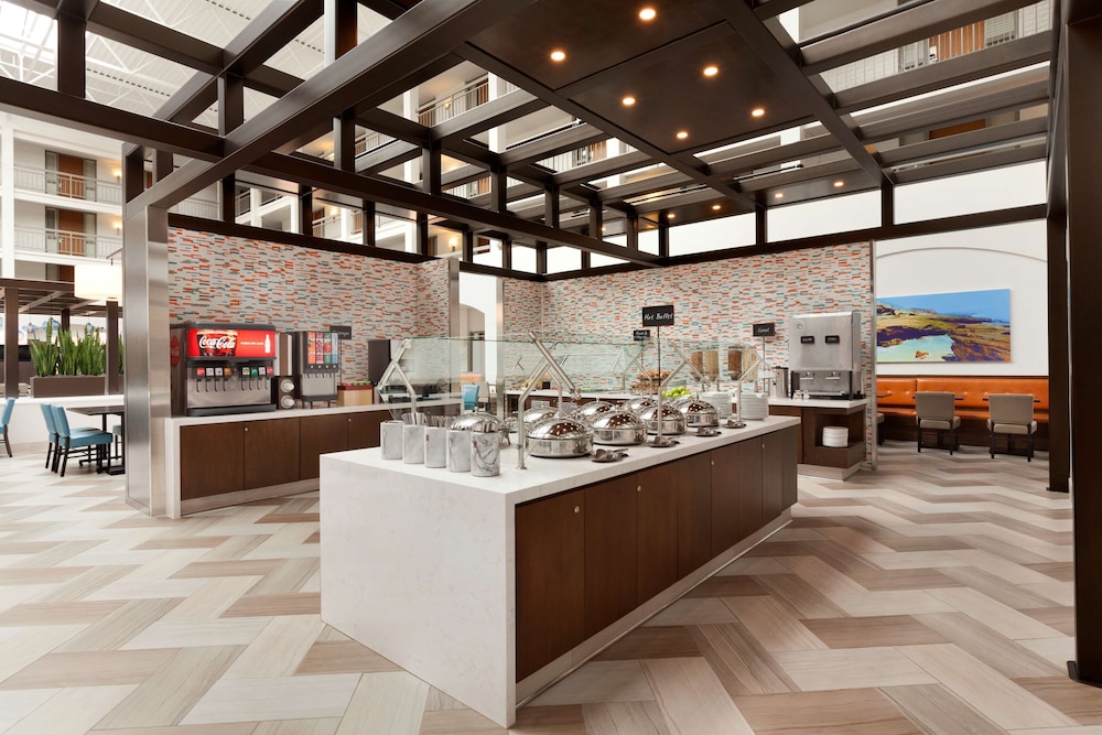Embassy Suites by Hilton San Luis Obispo - photo 35