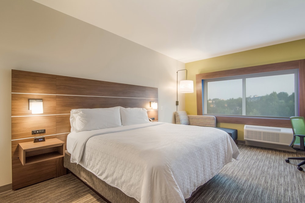 Holiday Inn Express and Suites Asheboro by IHG - photo 15