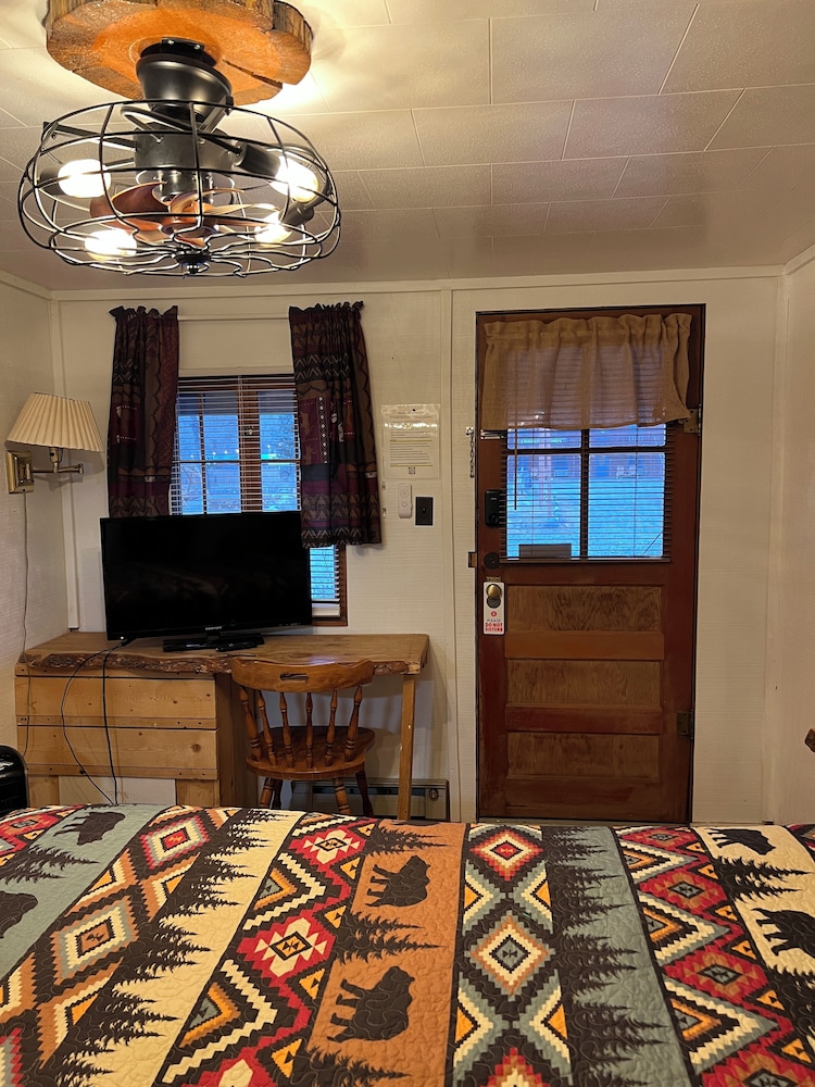 Chinook Winds Motel - photo 49