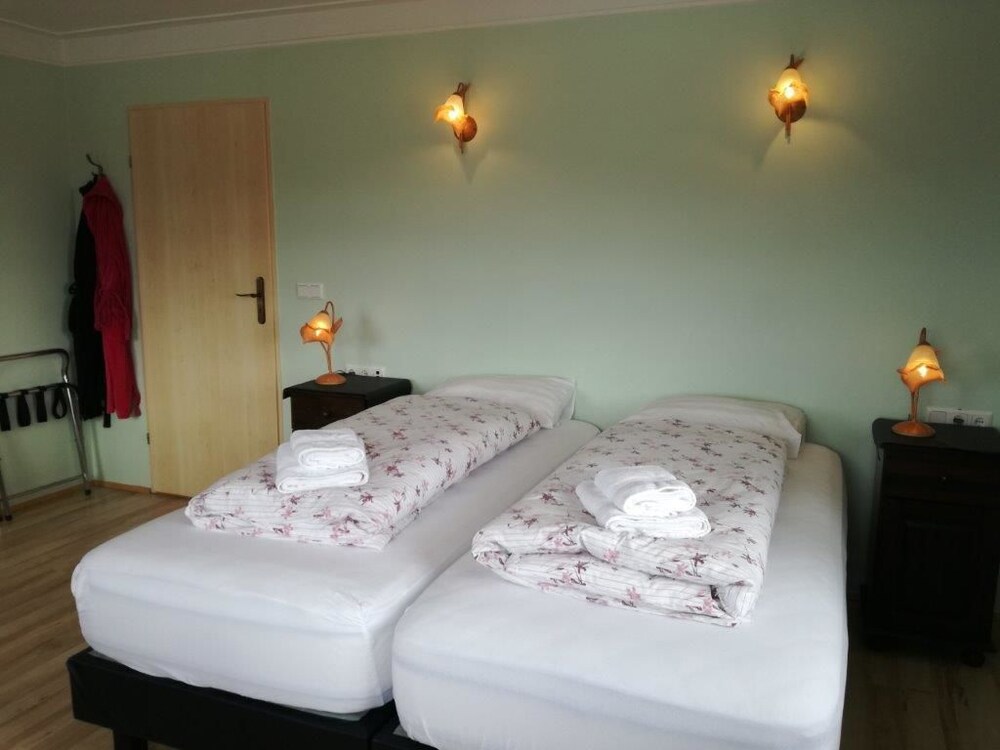 S lvanes Farm Holidays