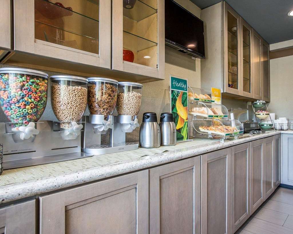 Quality Inn Ontario Airport Convention Center - photo 36
