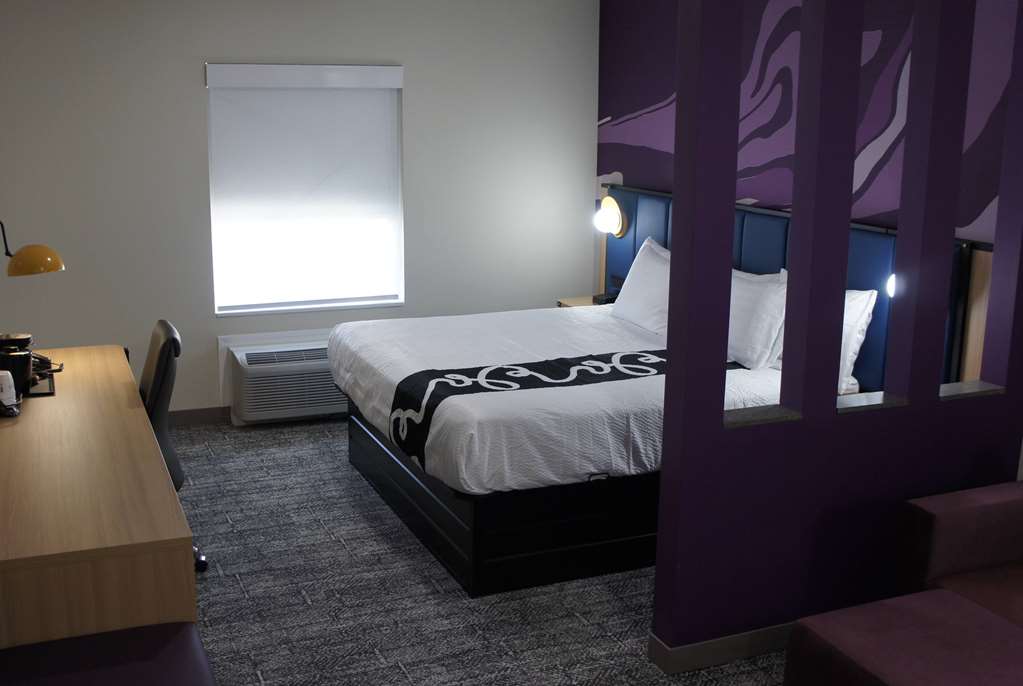 La Quinta Inn & Suites by Wyndham Memphis East - photo 8