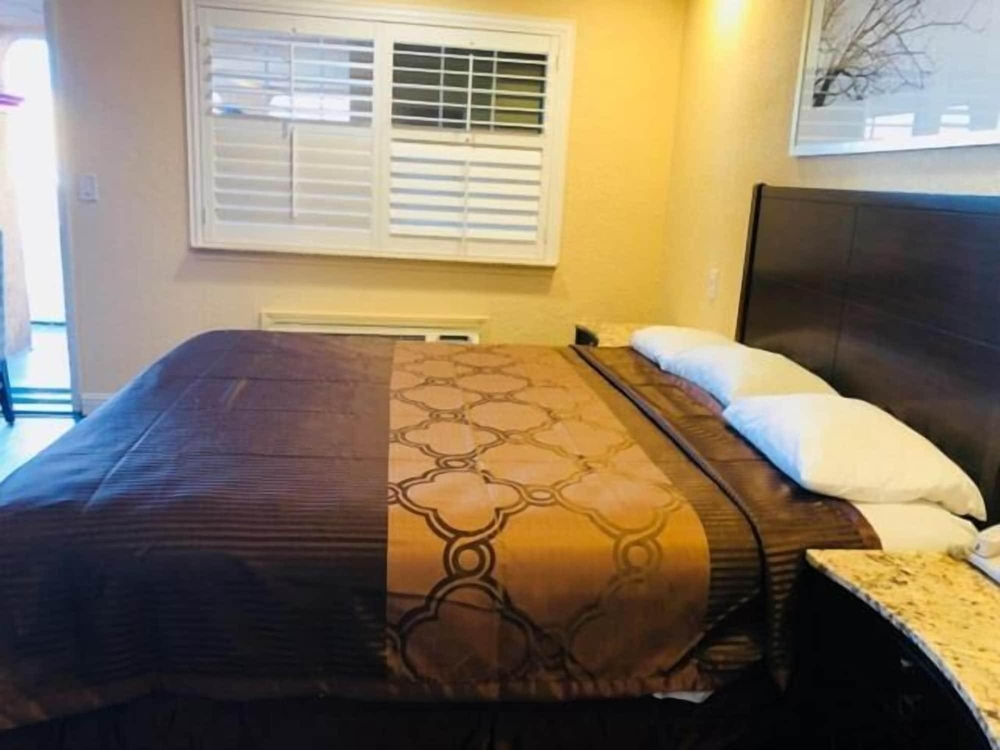 Bayshore Inn - photo 14