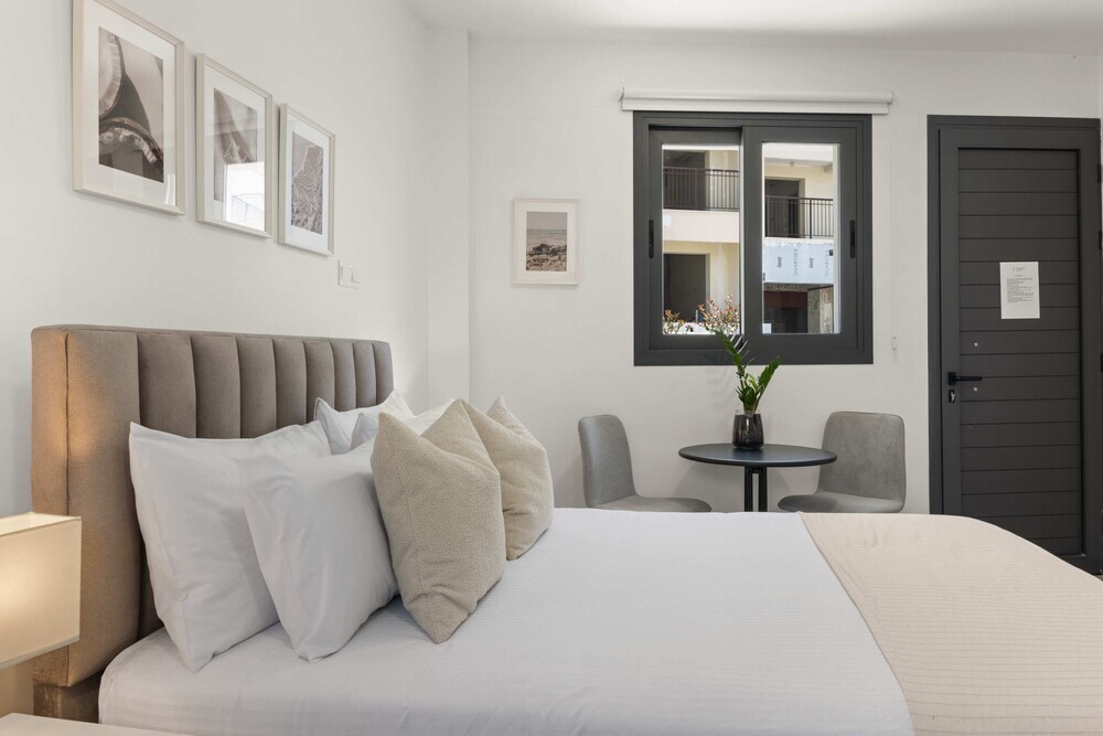 Phaedrus Living Alkminis Seaside Flat02