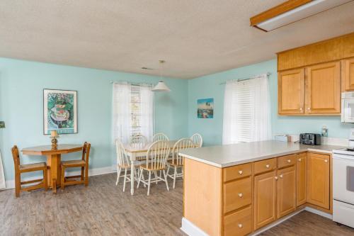 Kay La Plaj by Oak Island Accommodations - photo 17