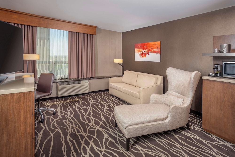 DoubleTree by Hilton Hotel San Bernardino - photo 14