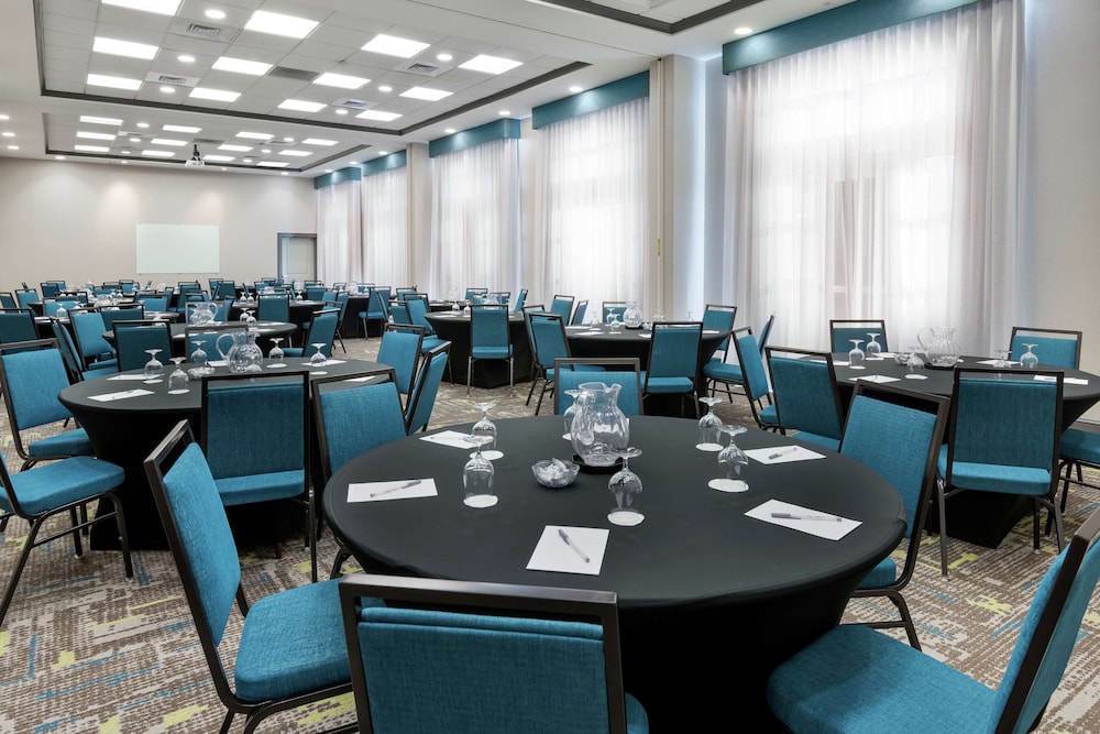 Hampton Inn & Suites Orlando Airport @ Gateway Village - photo 40