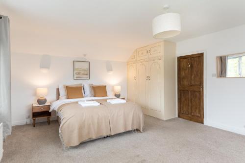 Central Malham Wellbeing Escape 4 bed house with yoga studio