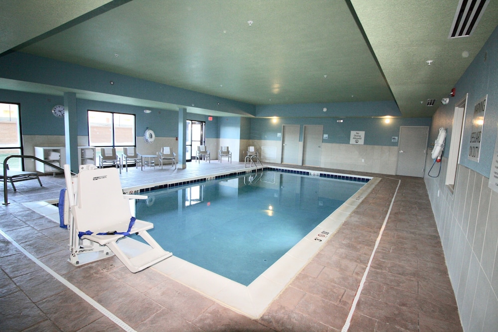 Holiday Inn Express & Suites Kirksville University Area by IHG - photo 7