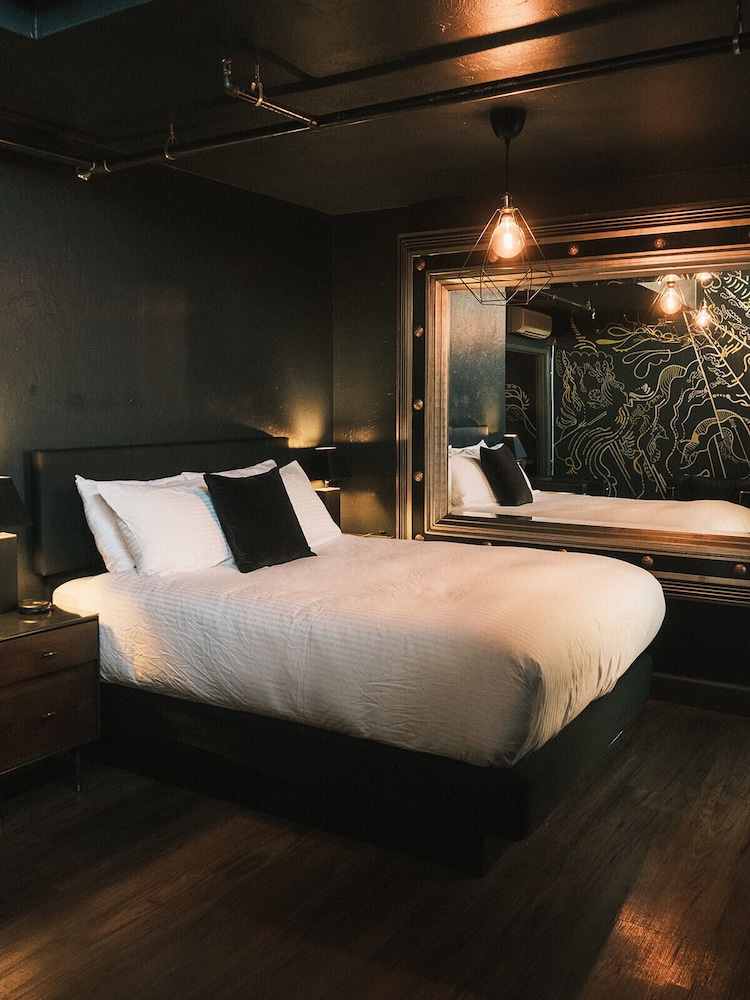 Hotel Crocodile & Crocodile Music Venue - photo 5