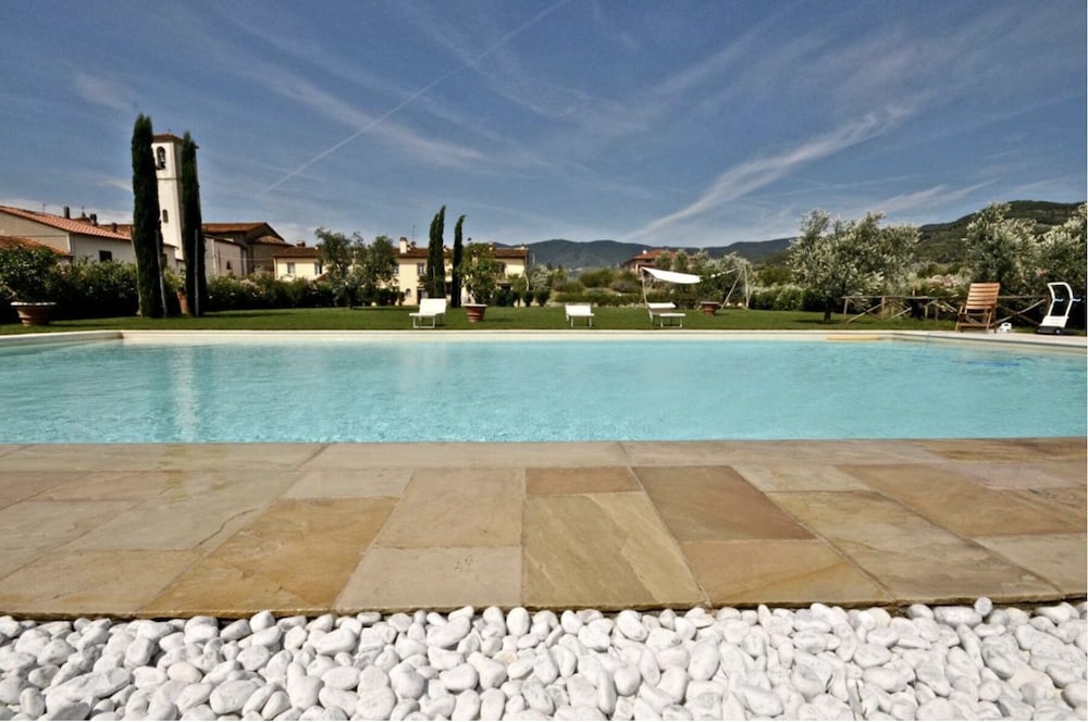 Agriturismo San Rocco — 4-Star Luxury Hotel in Pistoia, Italy