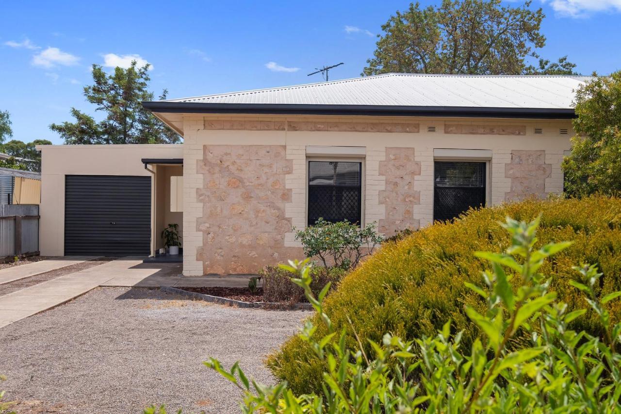 Cute and Cosy events workers getaways - carbon neutral hotel in Murray Bridge