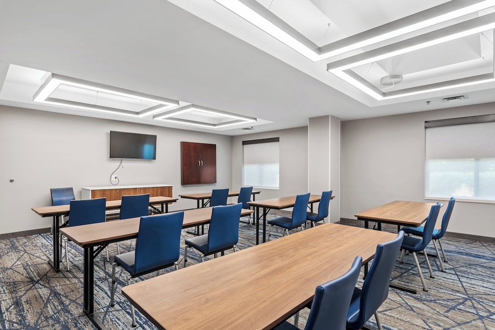 Holiday Inn Express & Suites Maumelle Little Rock NW by IHG - photo 56