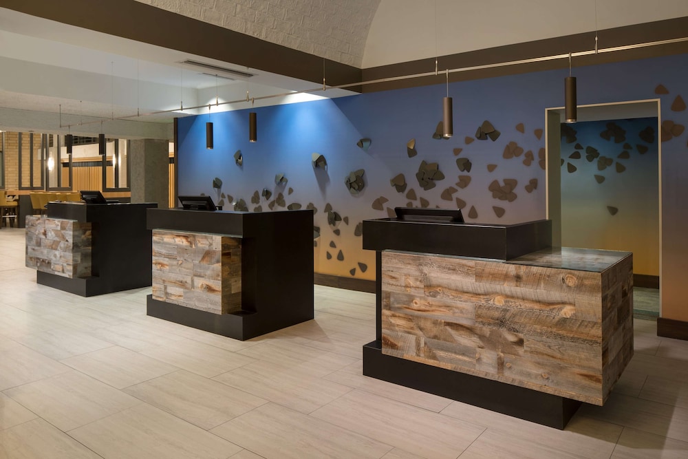 Embassy Suites by Hilton Austin Central - photo 7