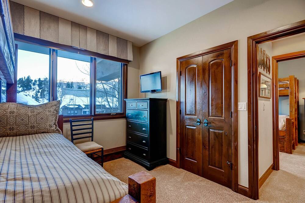 Highlands Slopeside by East West Hospitality - photo 74