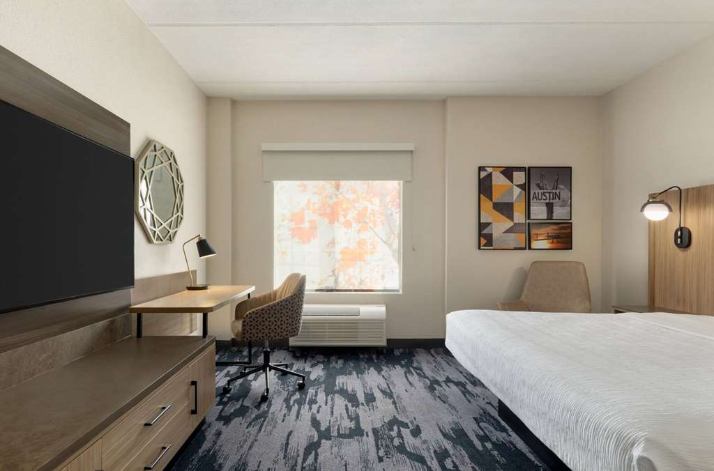 La Quinta Inn & Suites by Wyndham Austin Southwest - photo 26