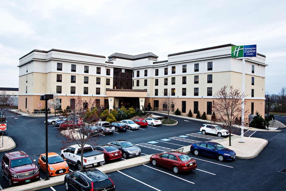Holiday Inn Express Hotel & Suites Harrisburg West by IHG - photo 38