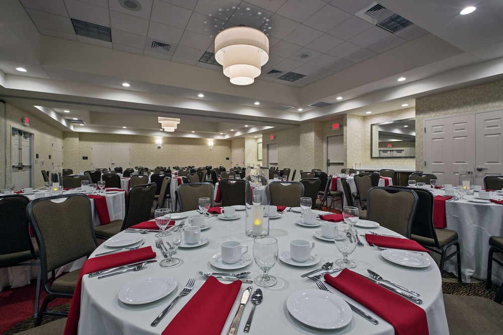 Hilton Garden Inn Lincoln Downtown Haymarket - photo 28