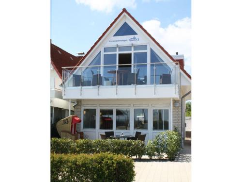 Maris Ferienwohnung Nr 47 OG mit Balkon und Meerblick — 4-Star Luxury Hotel in Scharbeutz, Germany