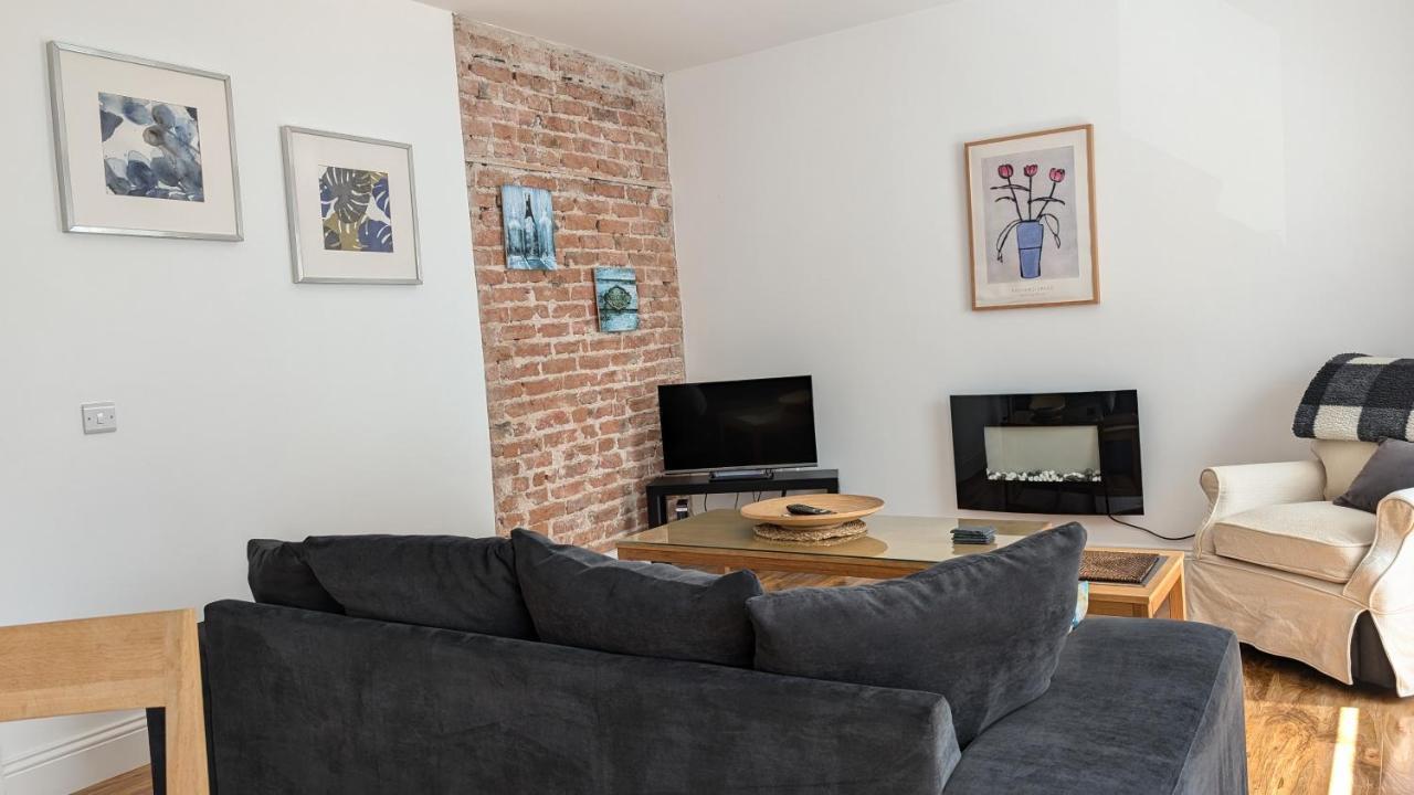 Casa Ballycastle Town Centre — 4-Star Luxury Hotel in Ballycastle, United Kingdom