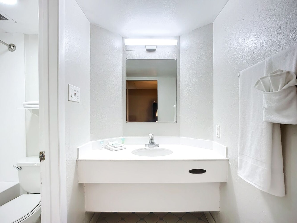 Stayable Suites Jacksonville - photo 55