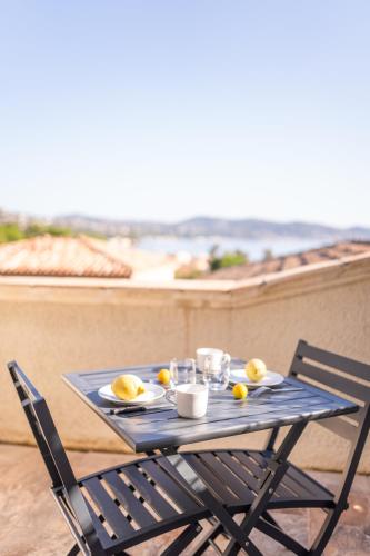 Magnifique Villa à 100 m plage climatisation Vue mer exceptionnelle — 4-Star Luxury Hotel in Sainte-Maxime, France