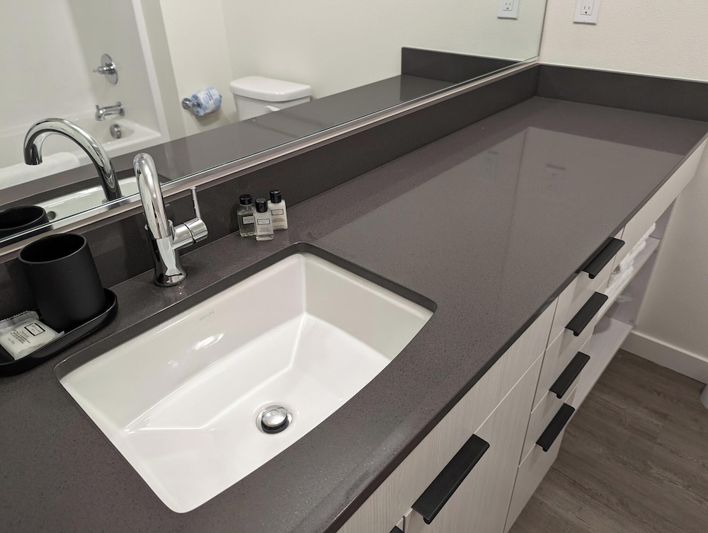 Marina Square Suites - photo 29