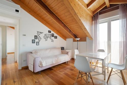 GuestHost Milano Lambrate Cosy Balcony Apartment — 4-Star Luxury Hotel in Milan, Italy