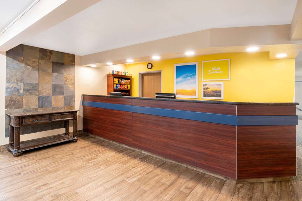 Days Inn & Suites by Wyndham Greeley - photo 3