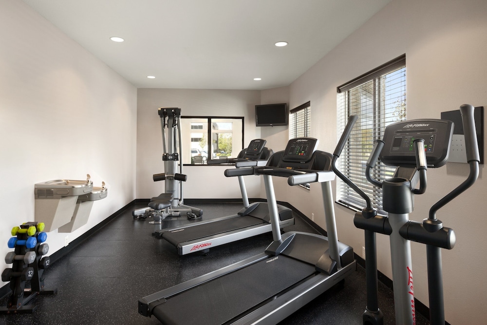 Staybridge Suites Cedar Rapids North by IHG - photo 25