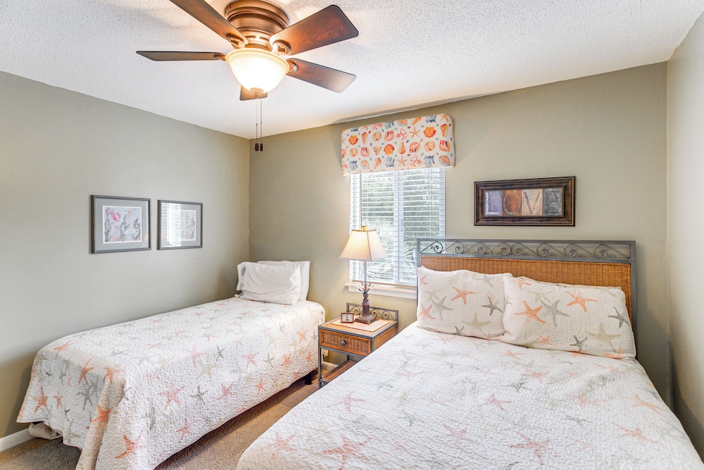 Resort style Condo in St Simons 1 Mi to Pier - photo 12