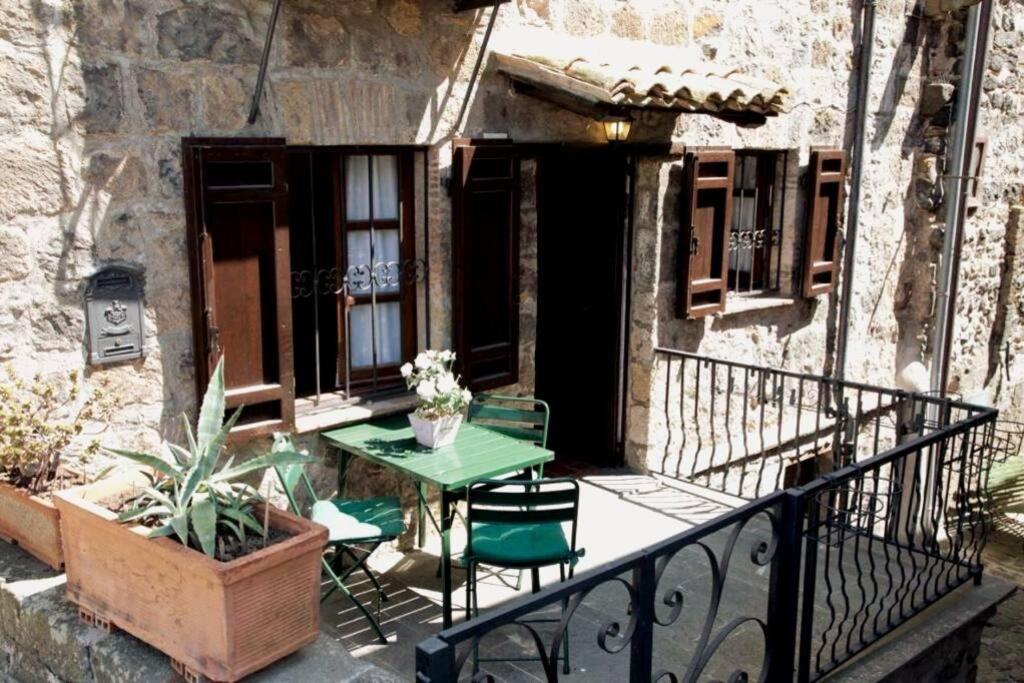 La piazzetta del bottino in Bolsena, Italy