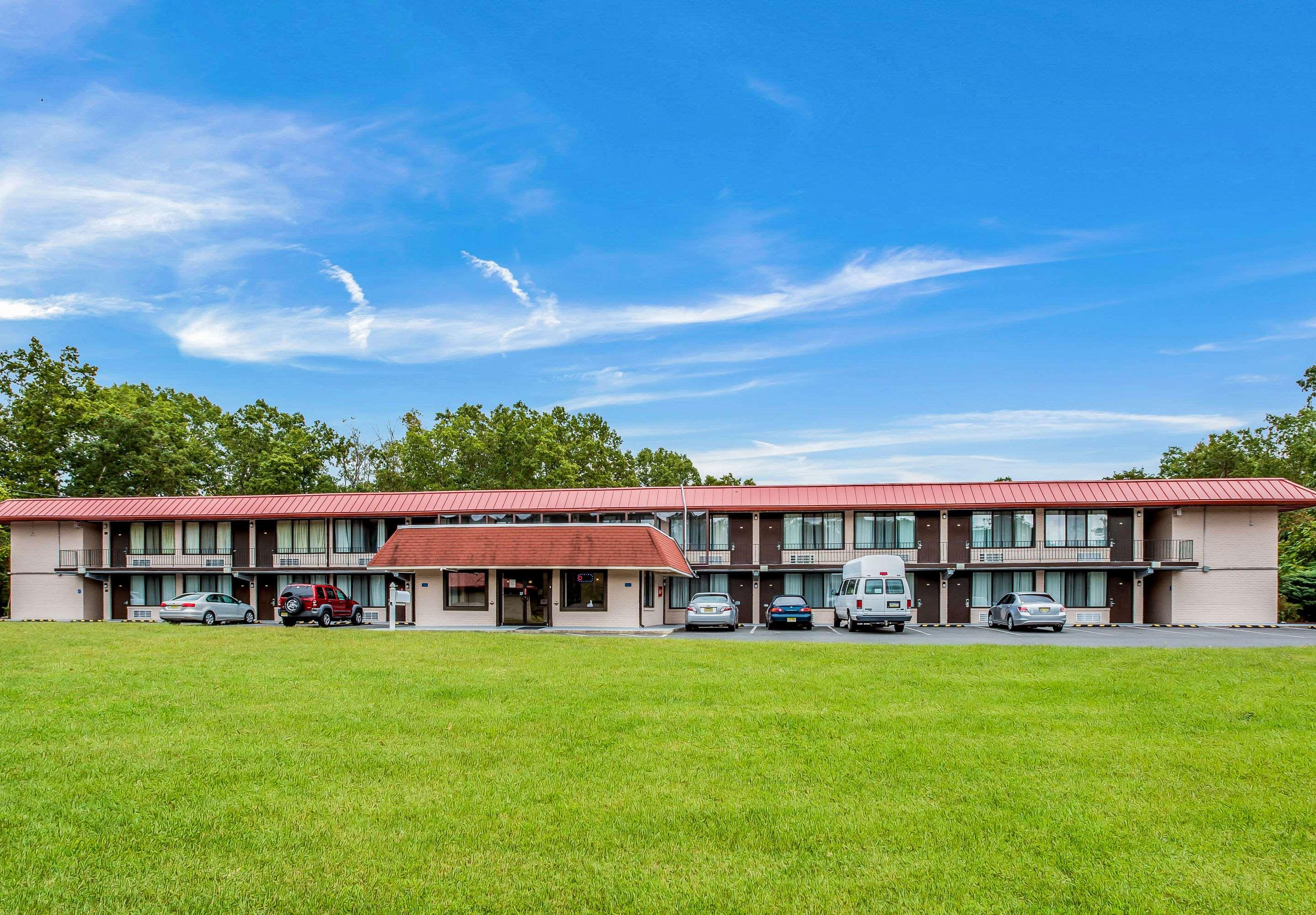 Rodeway Inn - photo 32