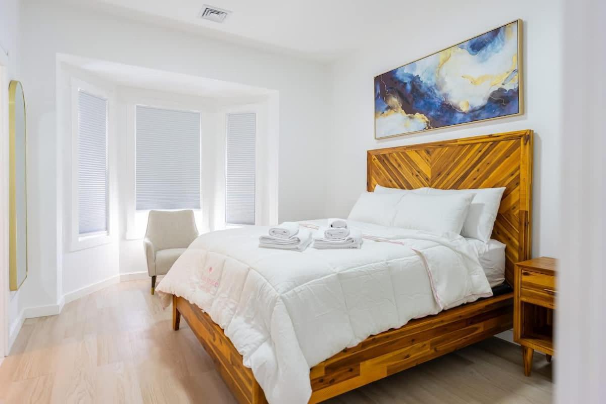 Modern East Boston 2 Bed 2 Bath — 4-Star Luxury Hotel in Boston, United States