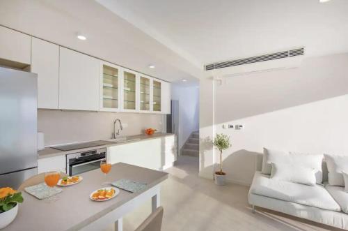 Elegant Seafront Stay Villa Mila
