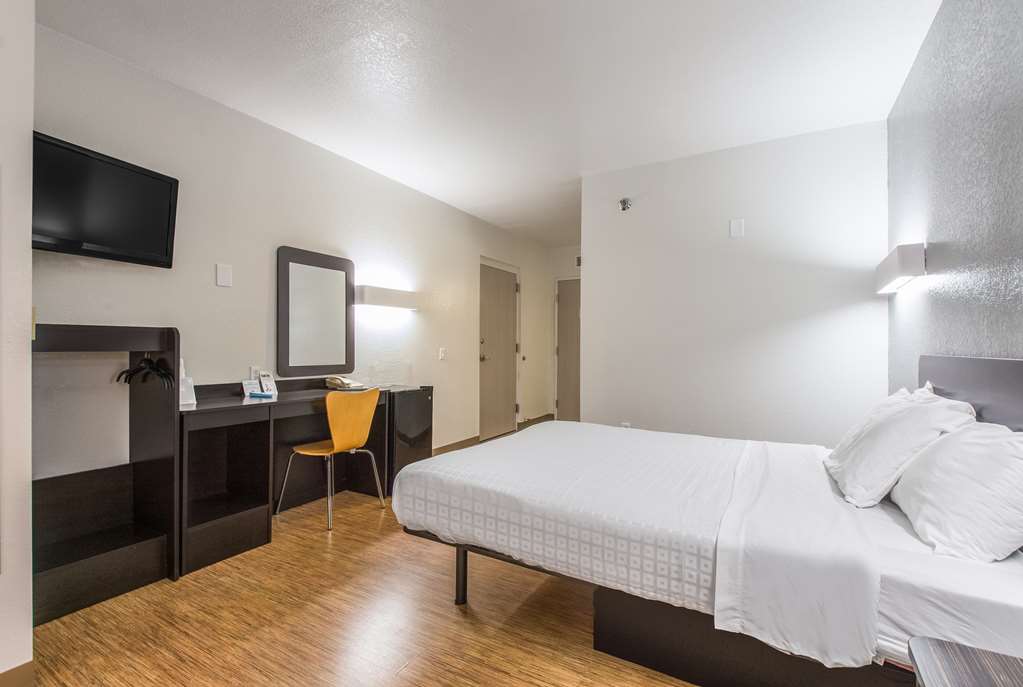 Americas Best Value Inn Knoxville East - photo 12