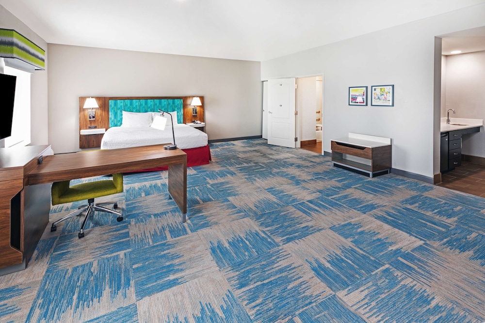 Hampton Inn & Suites Houston Heights I 10 - photo 16