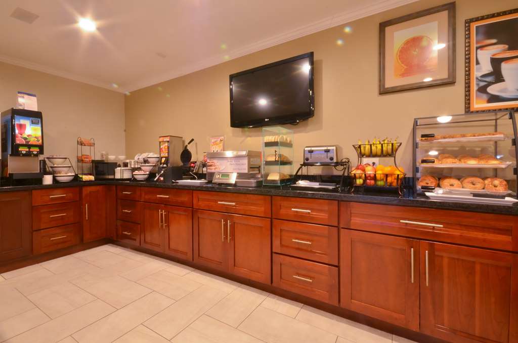 Best Western The Inn & Suites Pacific Grove - photo 32