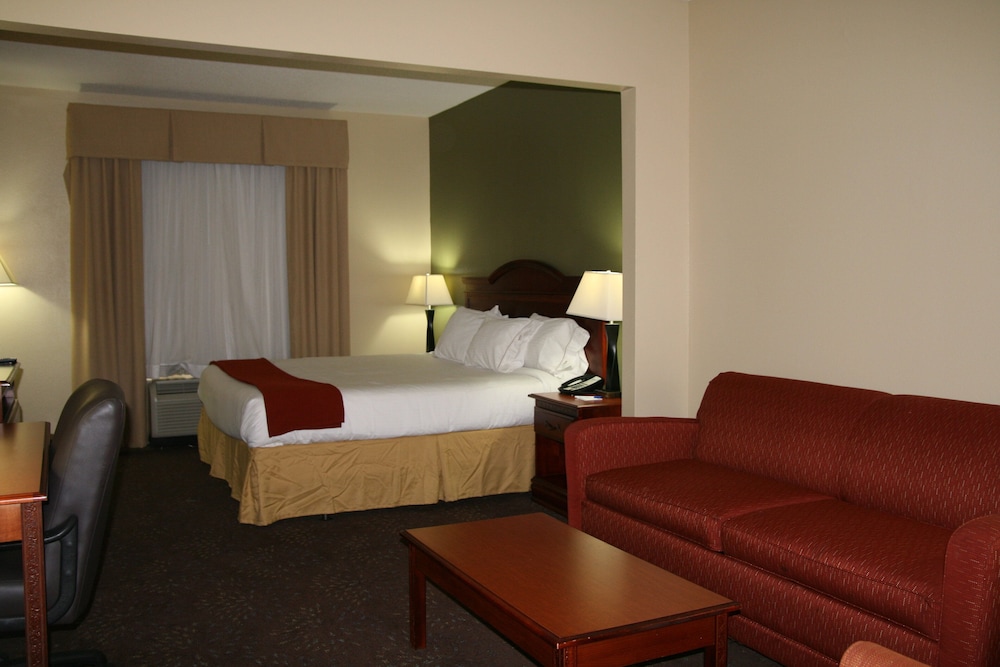 Holiday Inn Express & Suites Greenville by IHG - photo 17