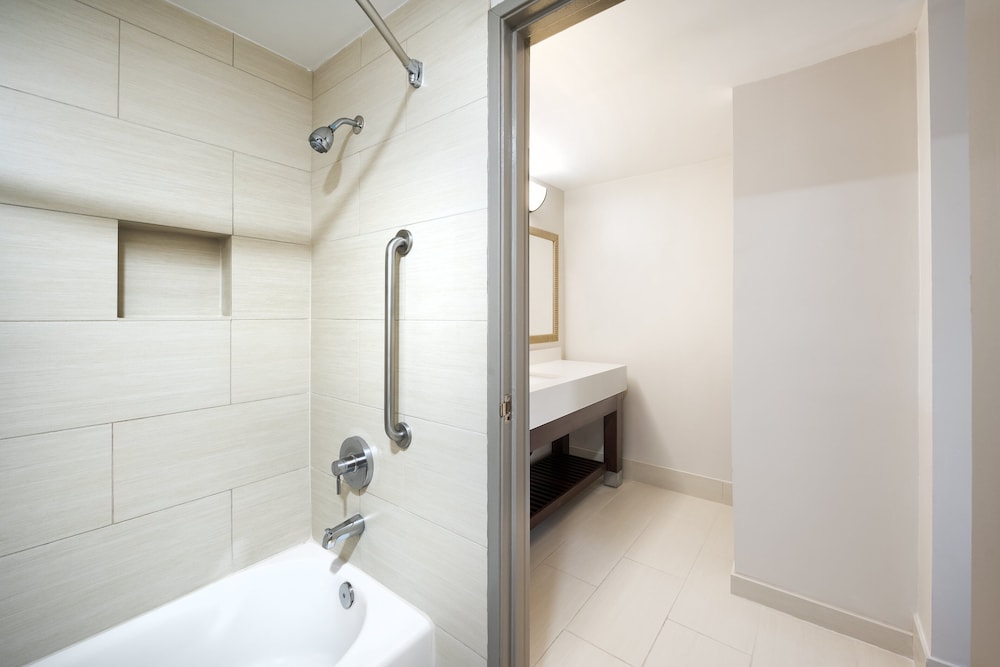 Holiday Inn Express Simi Valley by IHG - photo 28