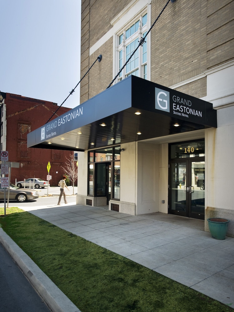 Grand Eastonian Hotel & Suites - photo 52