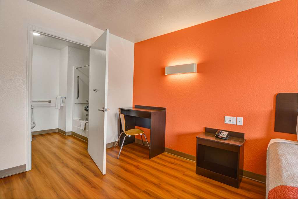 Motel 6 Moultrie GA - photo 5