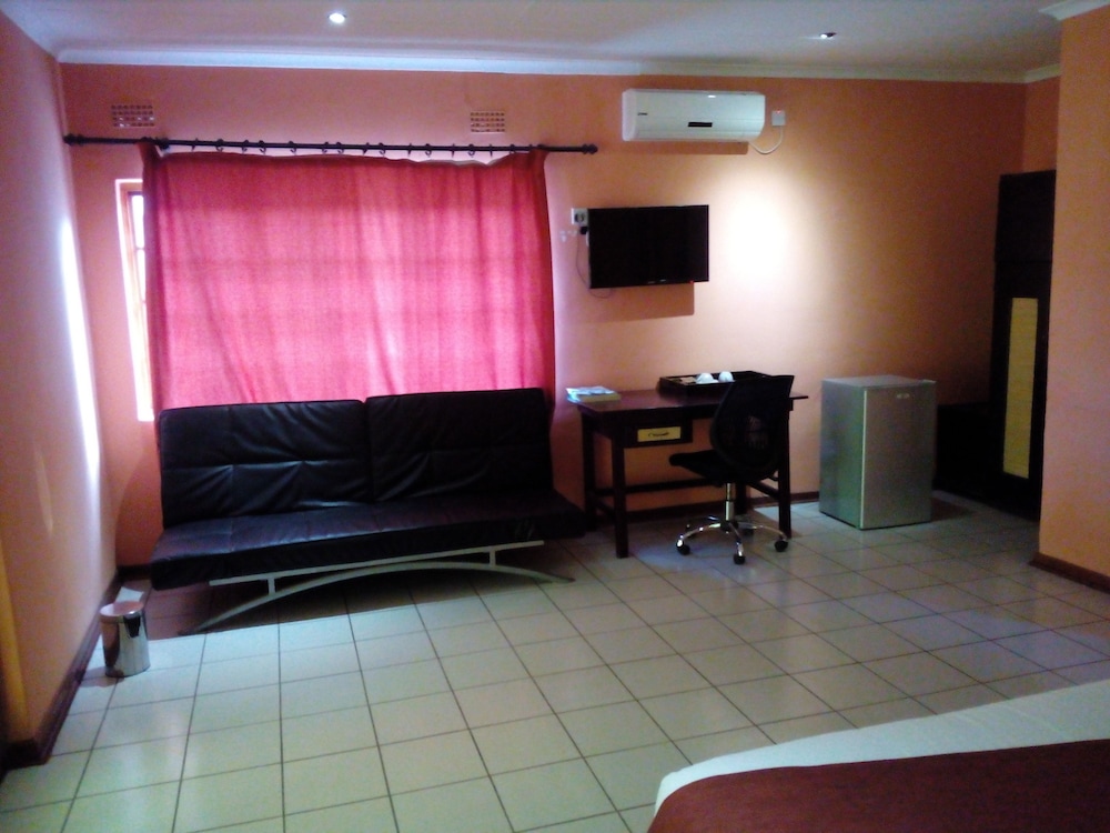 Larissa Hotel in Maun, Botswana