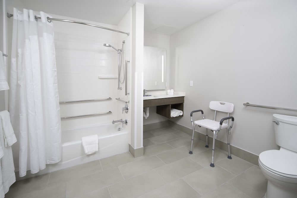 Holiday Inn Express & Suites Fort Myers Airport by IHG - photo 23
