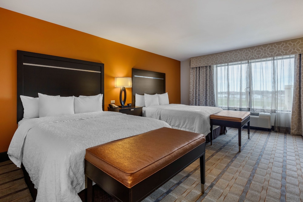 Hampton Inn & Suites Columbus - photo 13