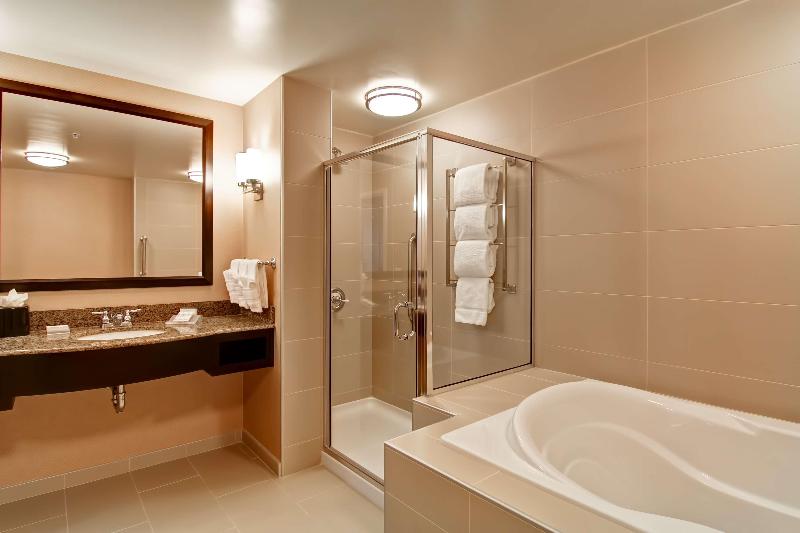 Hilton Garden Inn Woodbridge - photo 45