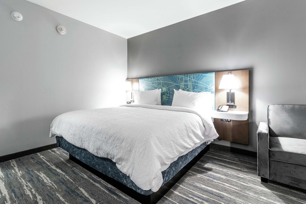 Hampton Inn Locust Grove - photo 13