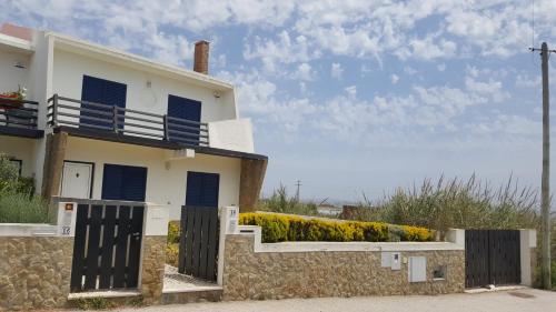 Villa da Praia Azul — 4-Star Luxury Hotel in Silveira, Portugal